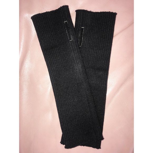 ❌[SOLD]❌Orseund Iris Chunky Knit Gloves || Black - Picture 5 of 15